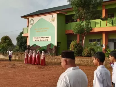 Apel Senin1